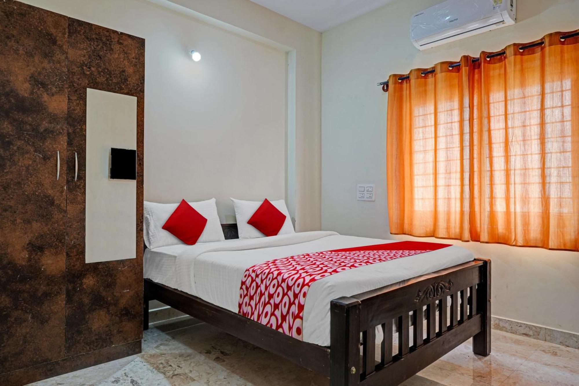 Hotel O Sri Chowdeshwari Boarding And Lodging Tavarikere Екстер'єр фото