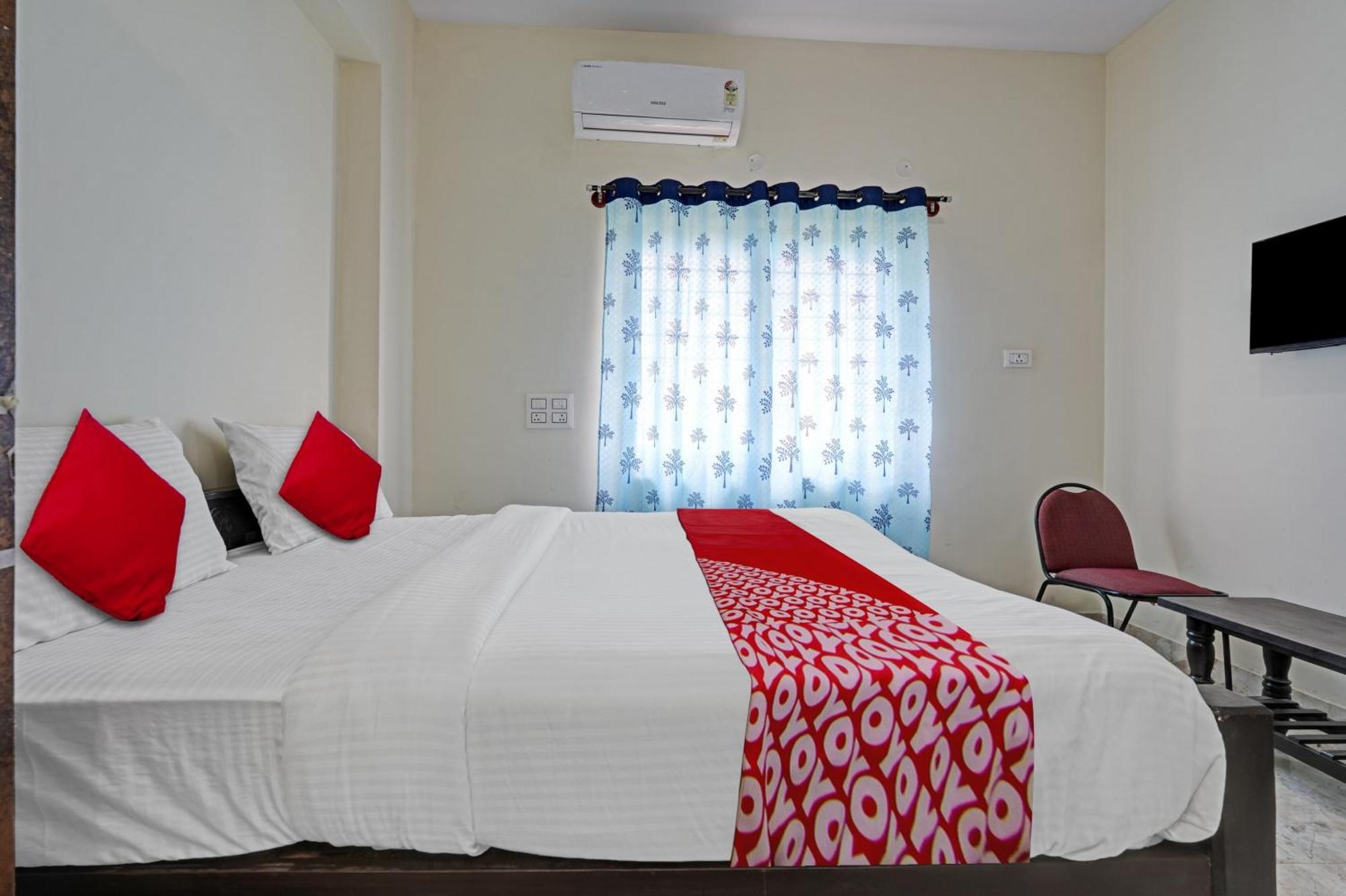 Hotel O Sri Chowdeshwari Boarding And Lodging Tavarikere Екстер'єр фото