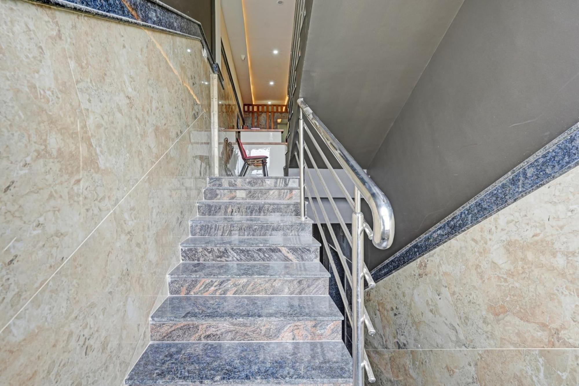 Hotel O Sri Chowdeshwari Boarding And Lodging Tavarikere Екстер'єр фото