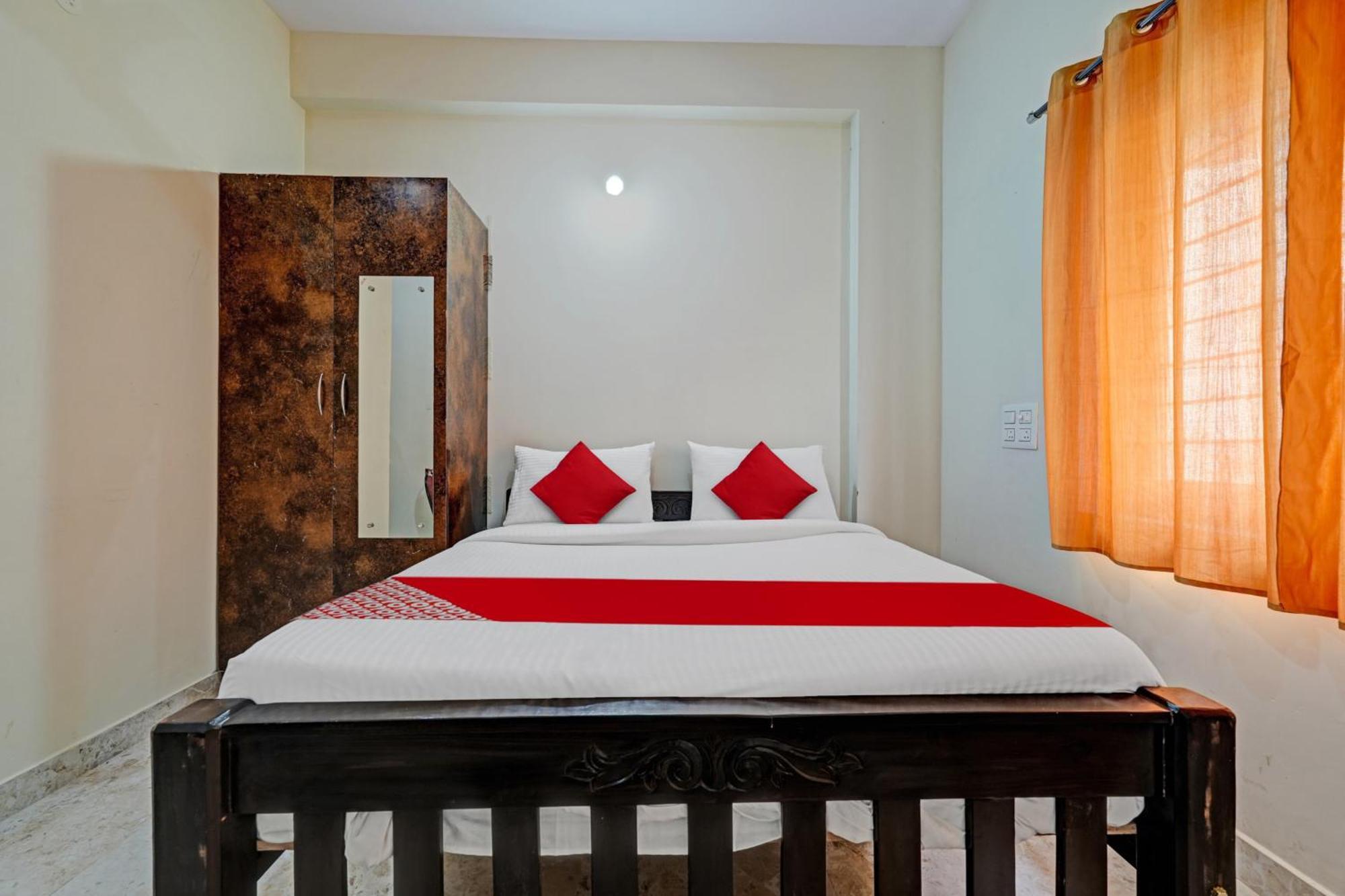Hotel O Sri Chowdeshwari Boarding And Lodging Tavarikere Екстер'єр фото
