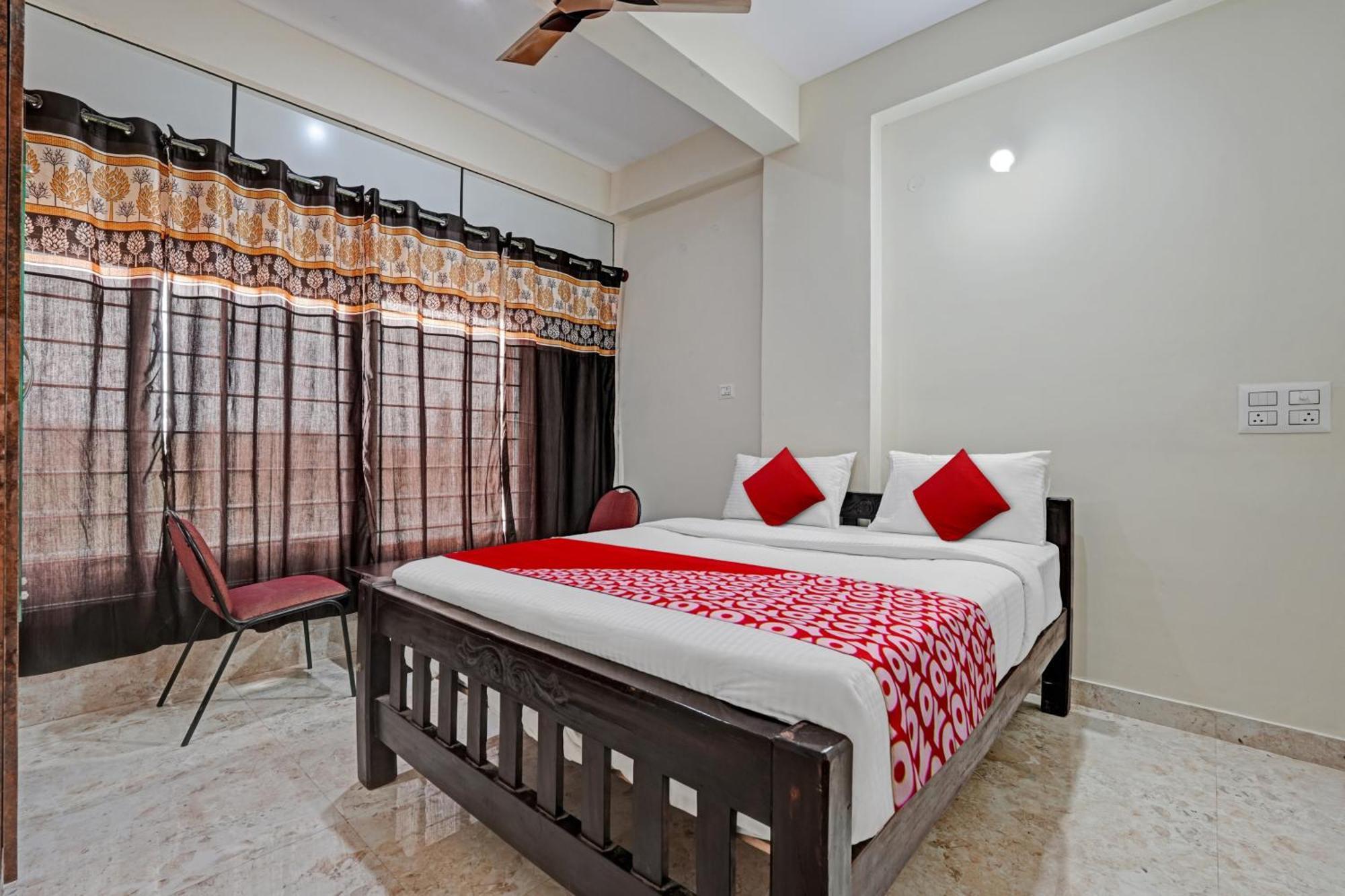 Hotel O Sri Chowdeshwari Boarding And Lodging Tavarikere Екстер'єр фото