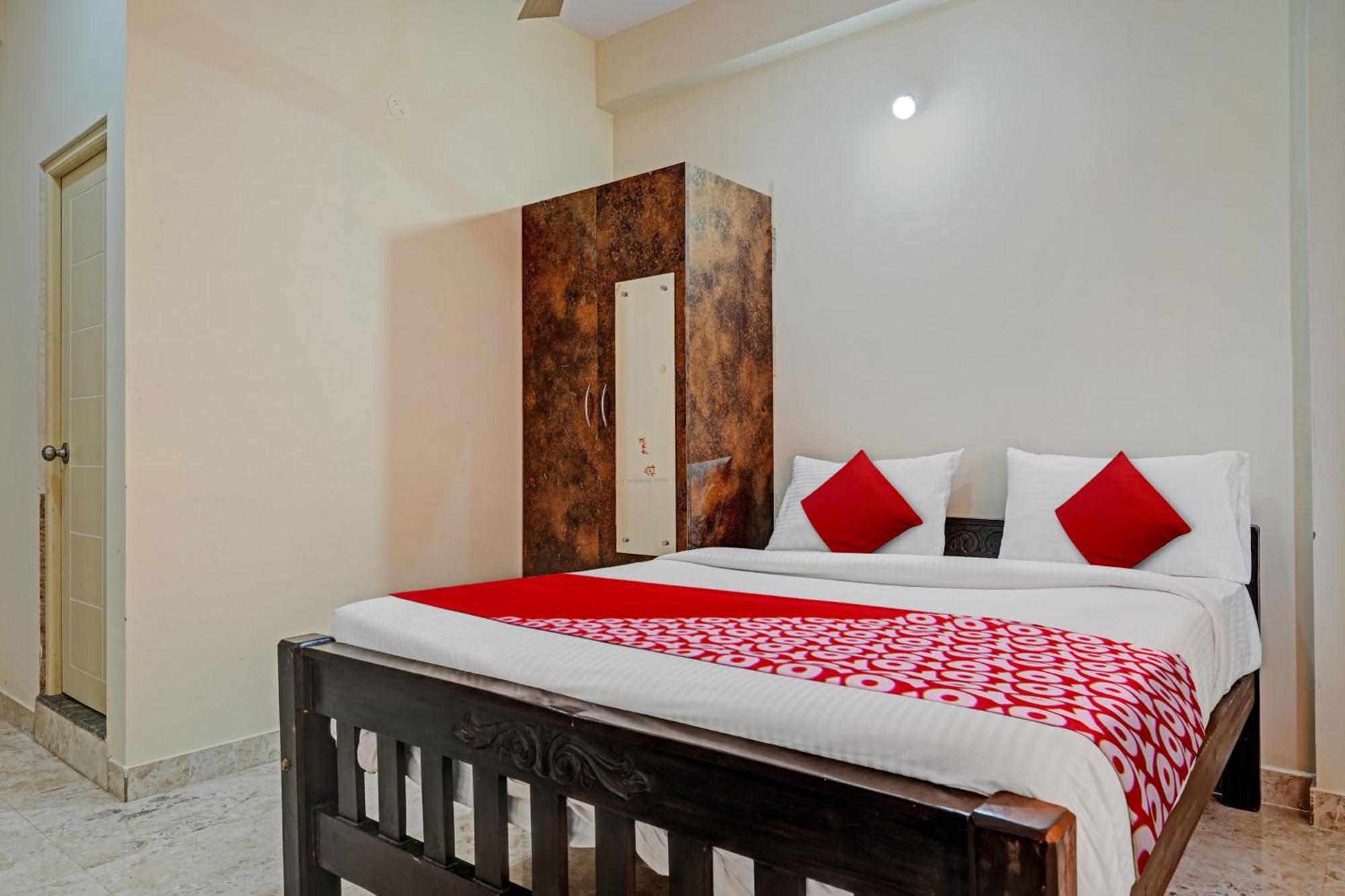 Hotel O Sri Chowdeshwari Boarding And Lodging Tavarikere Екстер'єр фото