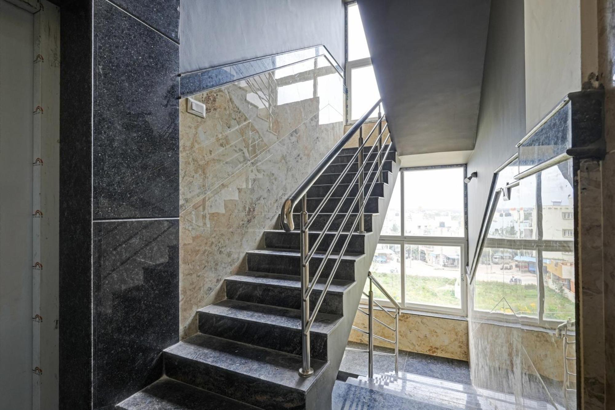 Hotel O Sri Chowdeshwari Boarding And Lodging Tavarikere Екстер'єр фото